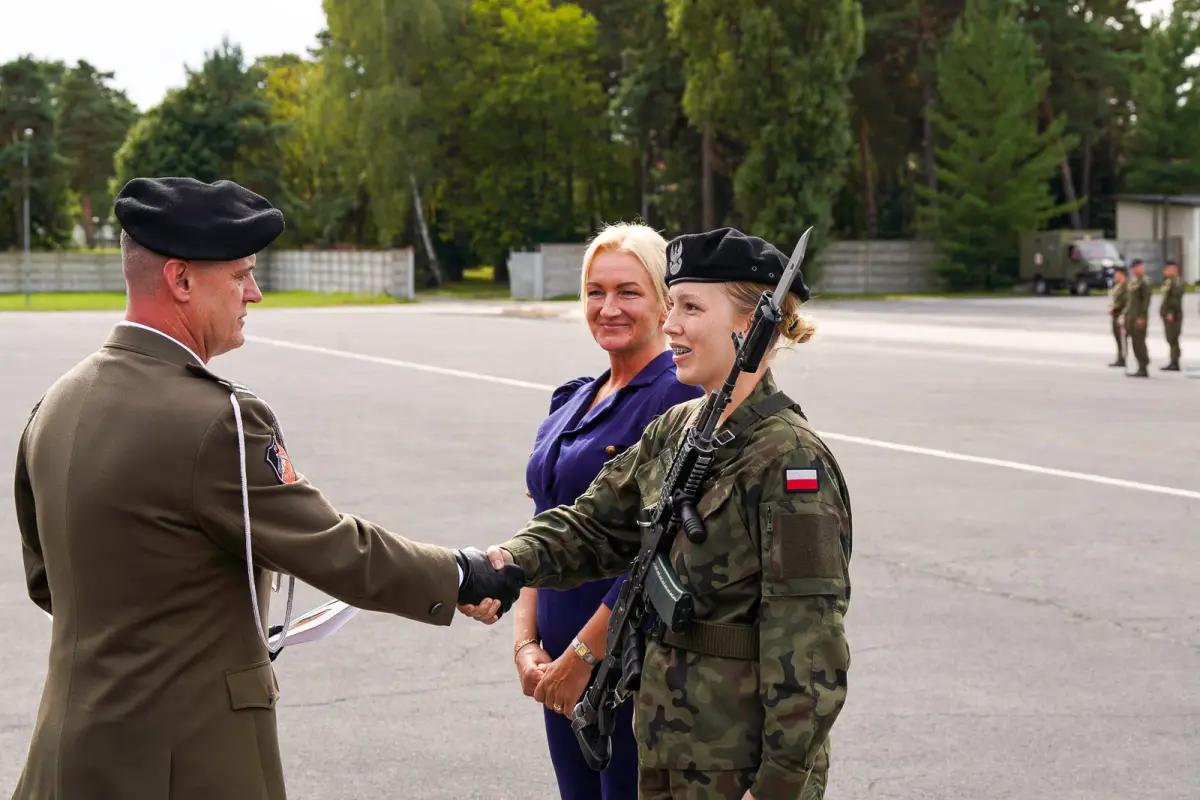 Uroczystość w 10 Brygadzie Kawalerii Pancernej w Świętoszowie