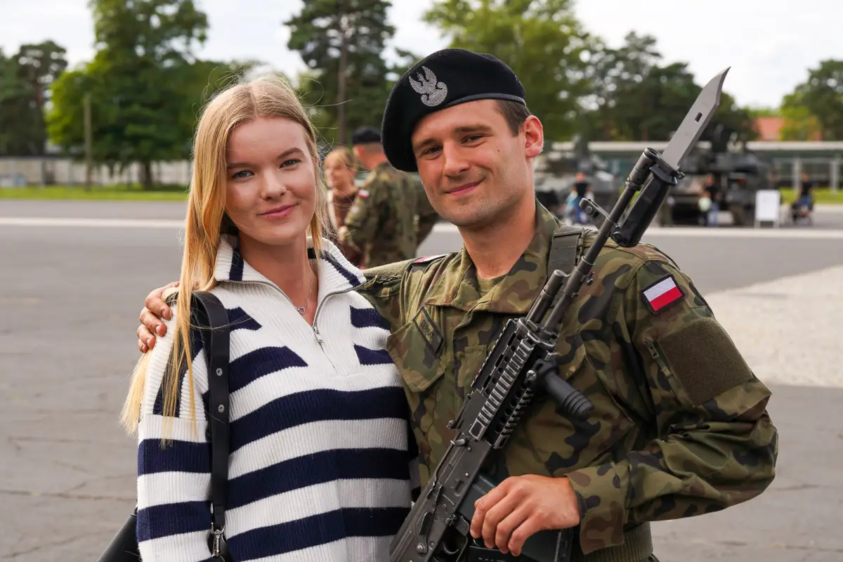 Uroczystość w 10 Brygadzie Kawalerii Pancernej w Świętoszowie