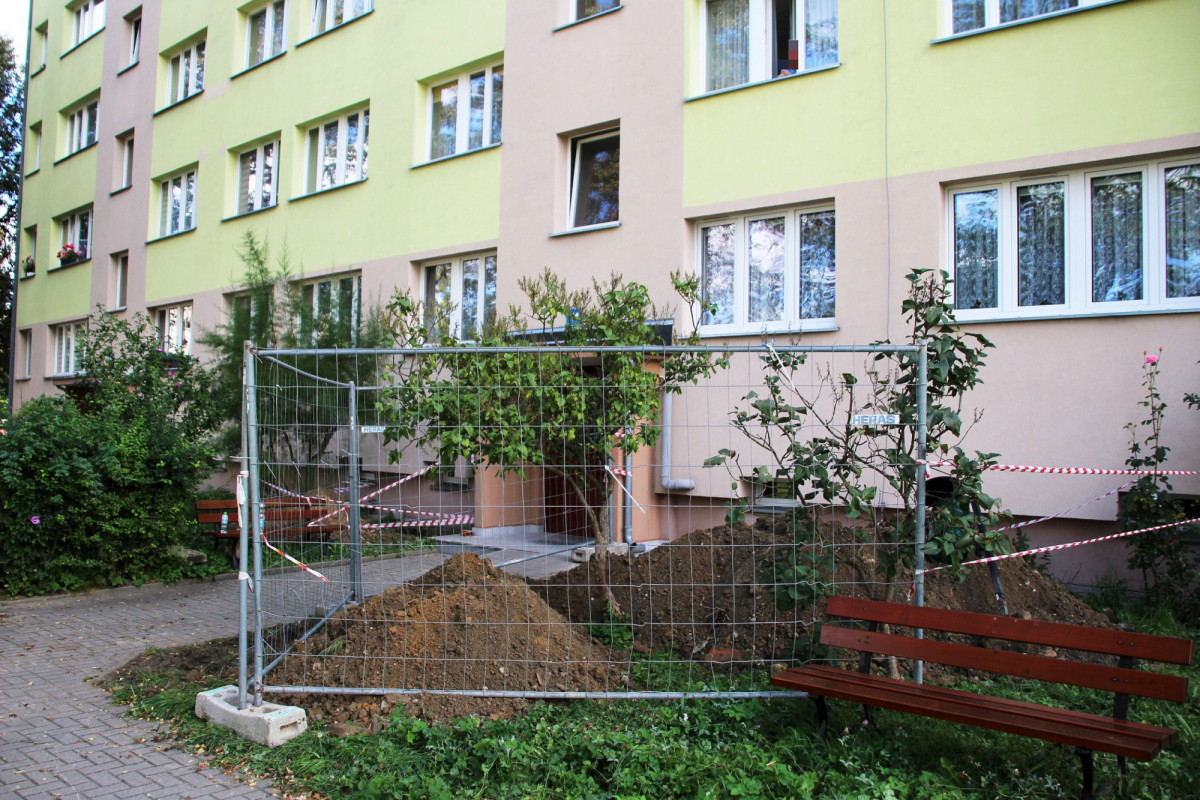 Wyciek gazu przy bloku na Bielskiej w Bolesławcu