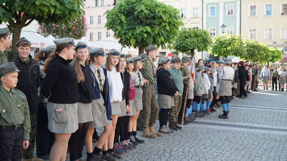 Uroczystość na bolesławieckim rynku