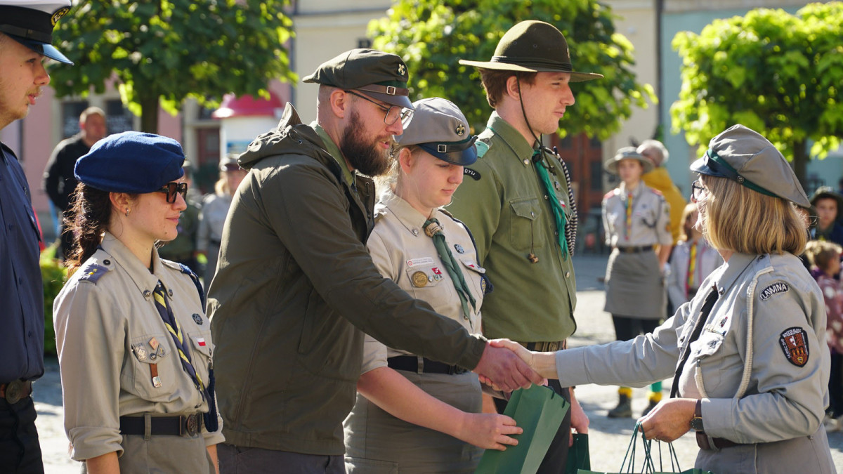 Uroczystość na bolesławieckim rynku