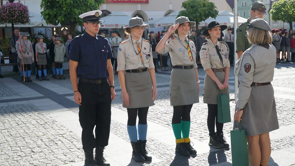 Uroczystość na bolesławieckim rynku