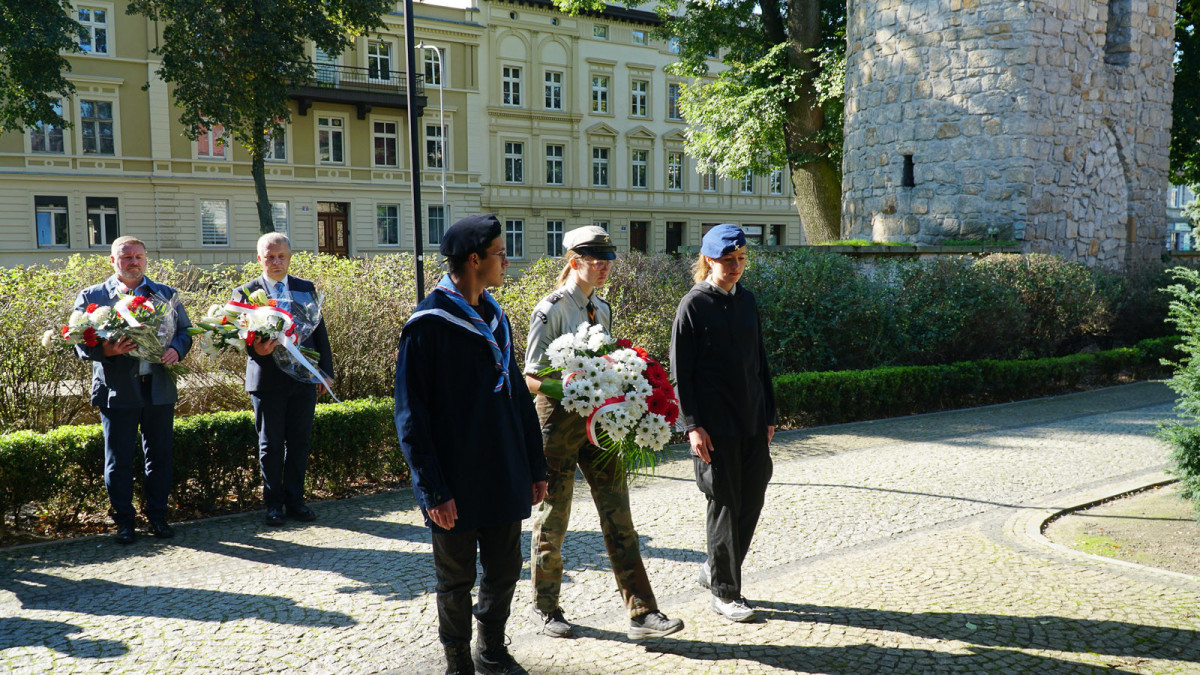 Uroczystość na bolesławieckim rynku