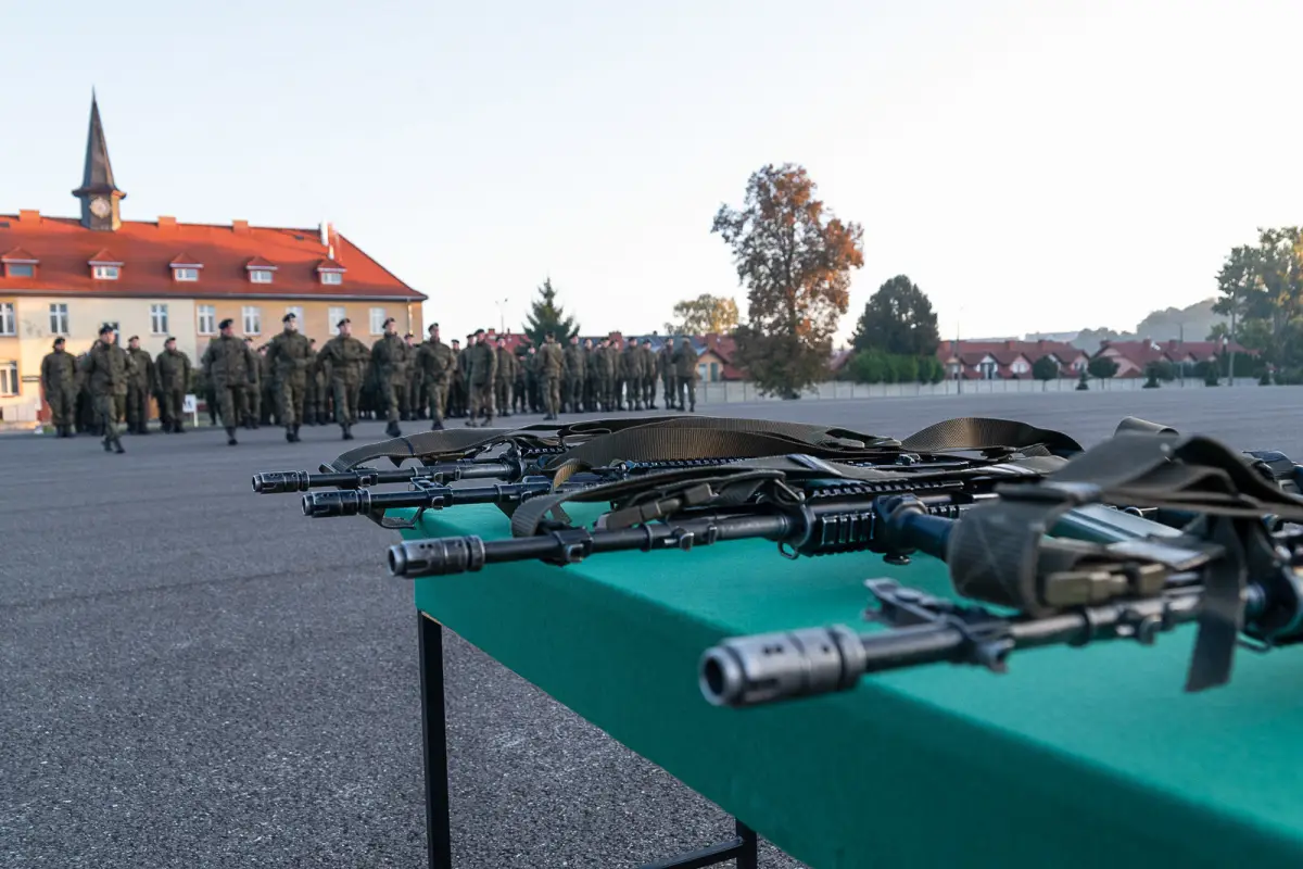 Nowi ochotnicy w bolesławieckim pułku