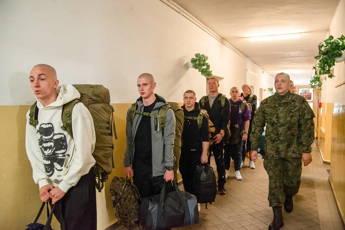 Nowi ochotnicy w bolesławieckim pułku