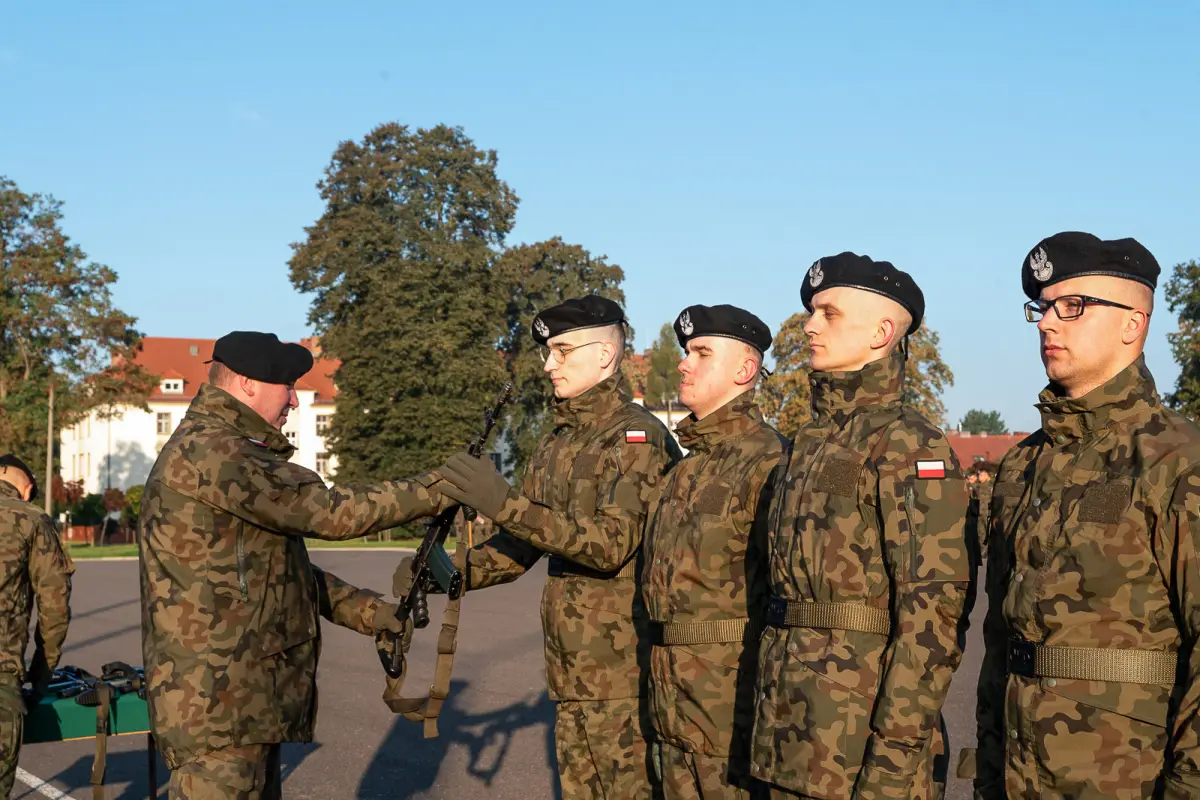 Nowi ochotnicy w bolesławieckim pułku