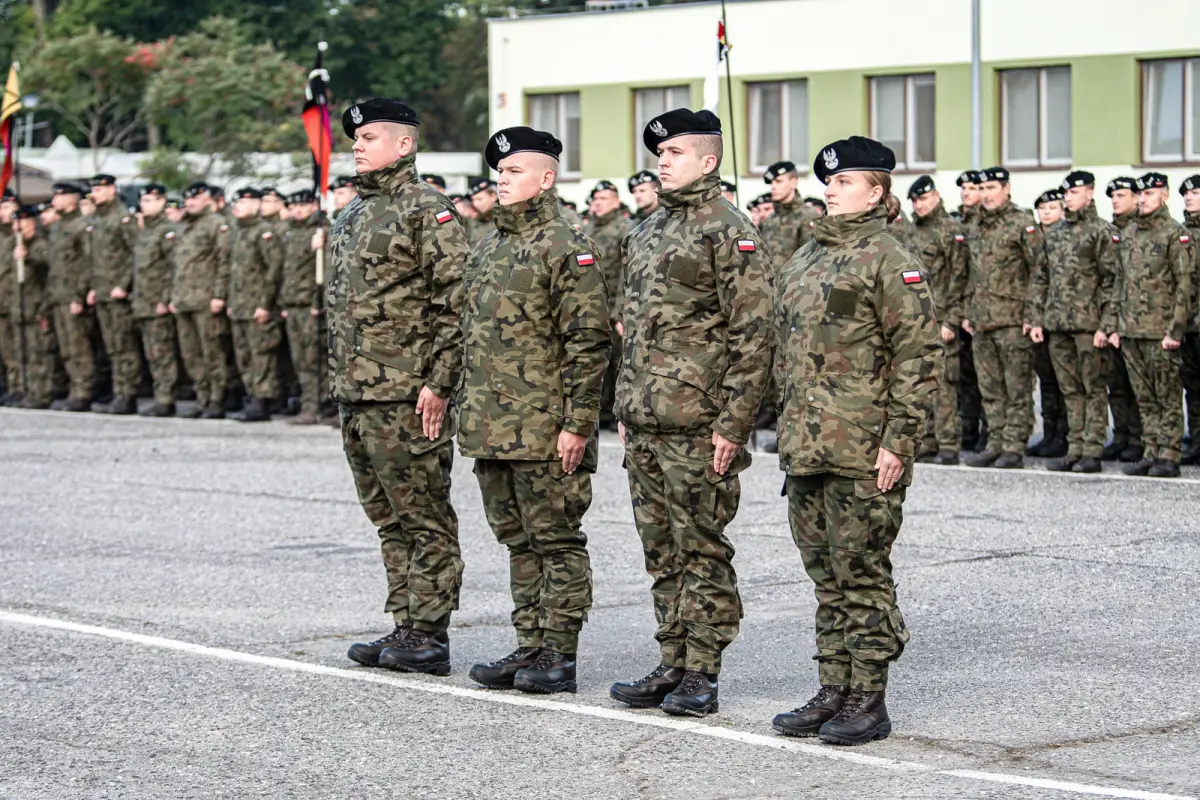 Uroczystość w 10 Brygadzie Kawalerii Pancernej w Świętoszowie