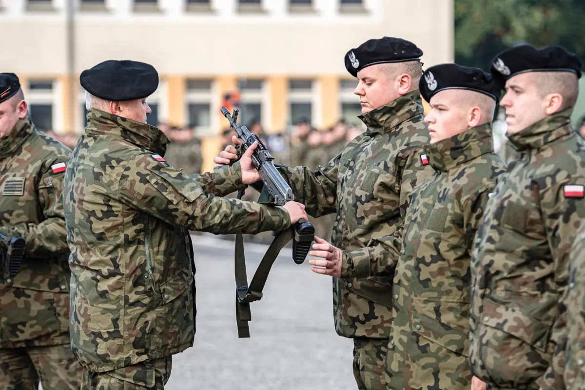 Uroczystość w 10 Brygadzie Kawalerii Pancernej w Świętoszowie