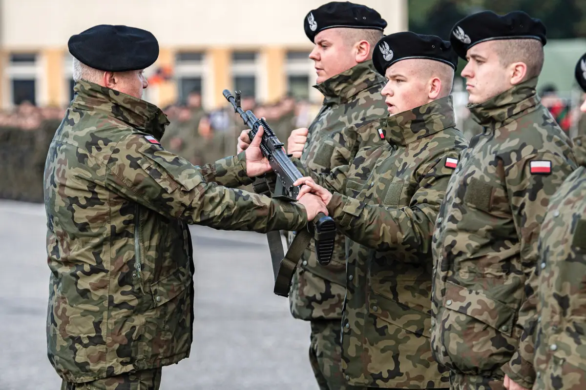 Uroczystość w 10 Brygadzie Kawalerii Pancernej w Świętoszowie