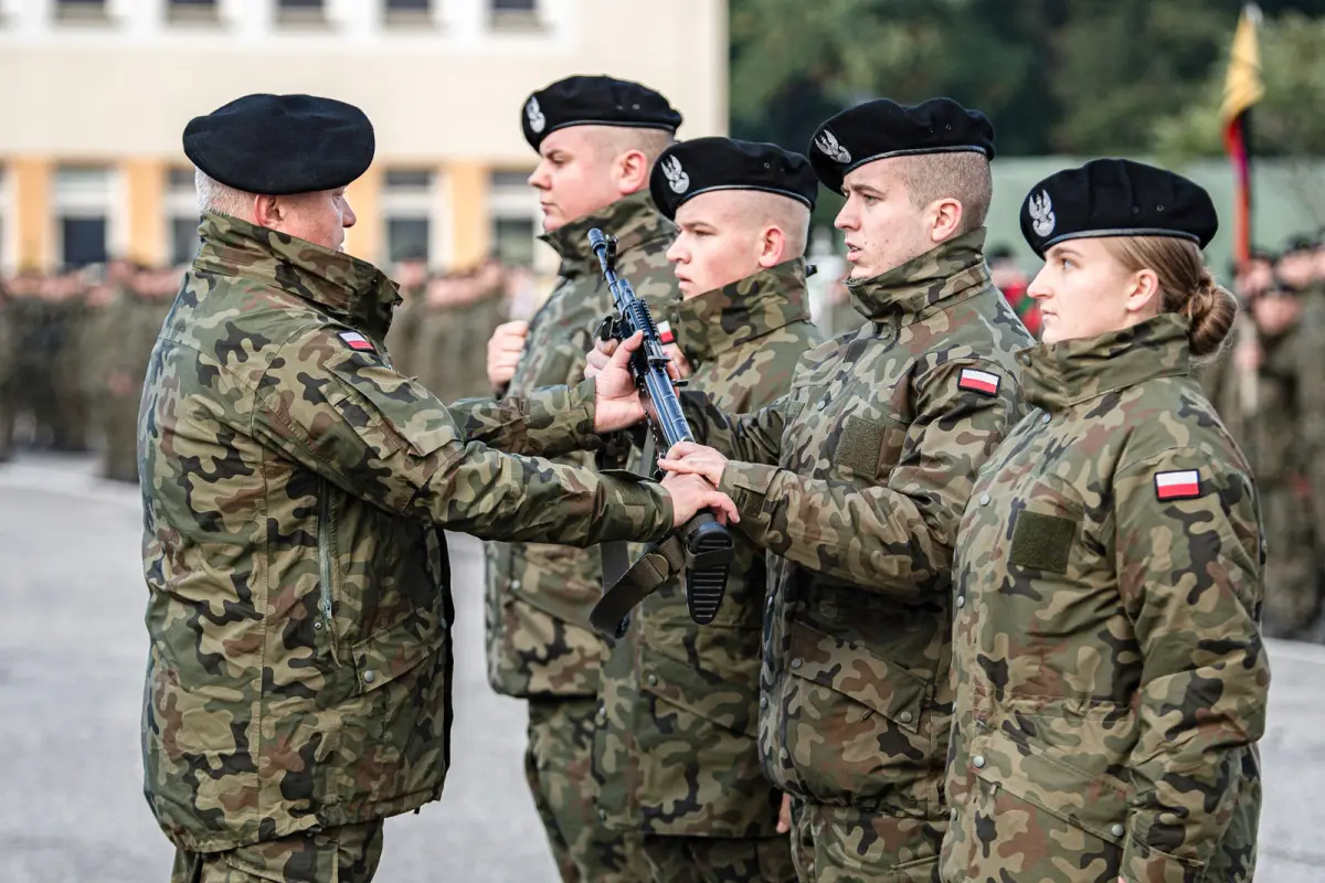 Uroczystość w 10 Brygadzie Kawalerii Pancernej w Świętoszowie