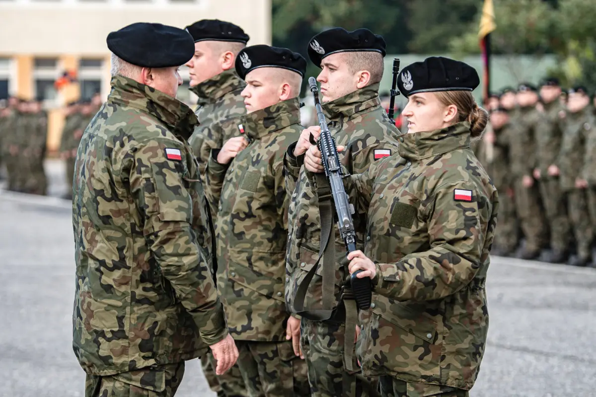 Uroczystość w 10 Brygadzie Kawalerii Pancernej w Świętoszowie