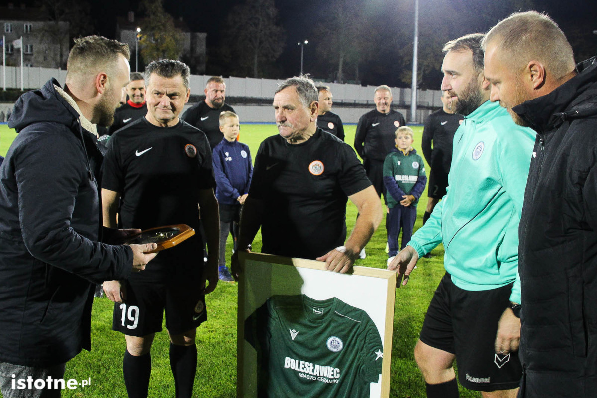 Wyjątkowy wieczór przy Spółdzielczej. Podziękowania, wspomnienia i mecz piłkarskich gwiazd