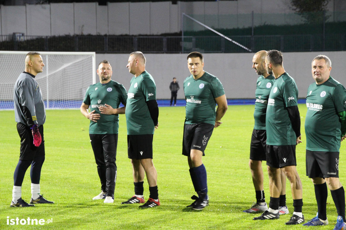 Wyjątkowy wieczór przy Spółdzielczej. Podziękowania, wspomnienia i mecz piłkarskich gwiazd