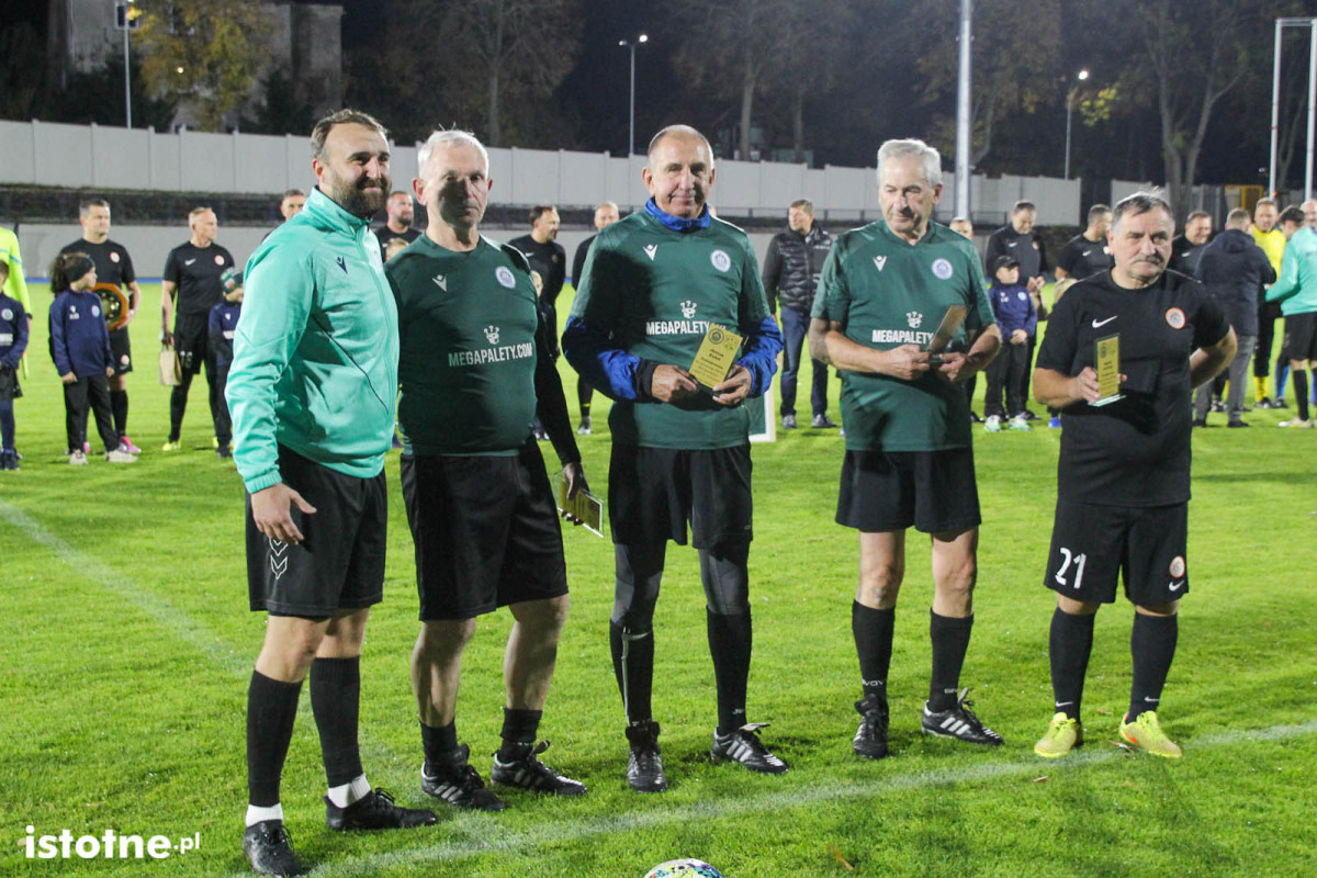 Wyjątkowy wieczór przy Spółdzielczej. Podziękowania, wspomnienia i mecz piłkarskich gwiazd