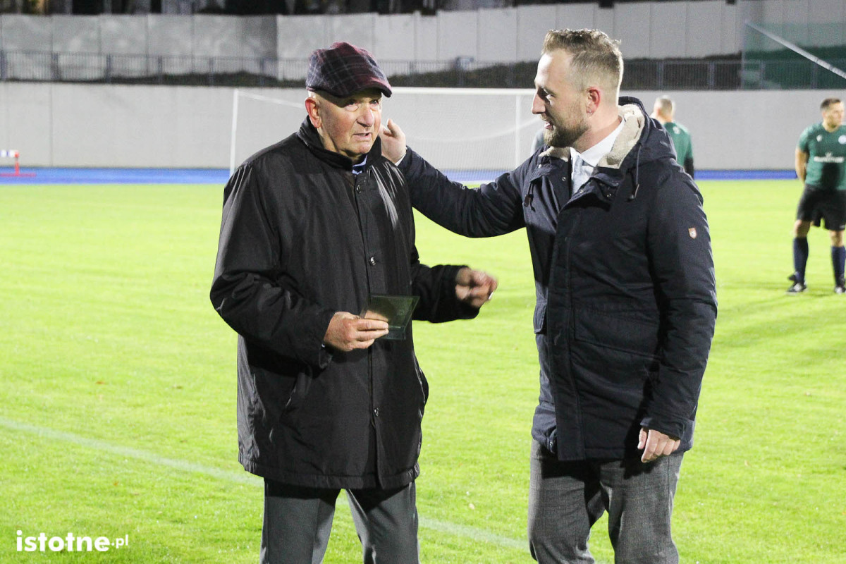 Wyjątkowy wieczór przy Spółdzielczej. Podziękowania, wspomnienia i mecz piłkarskich gwiazd