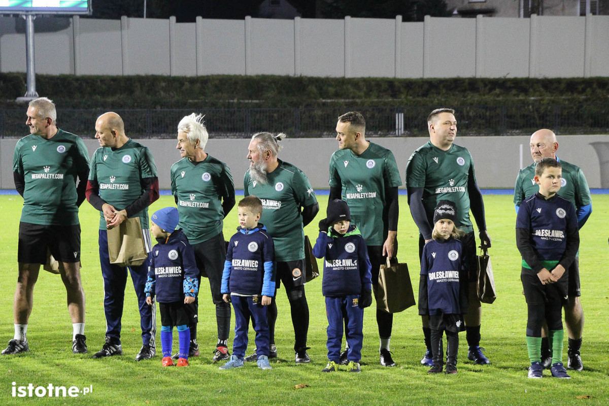 Wyjątkowy wieczór przy Spółdzielczej. Podziękowania, wspomnienia i mecz piłkarskich gwiazd