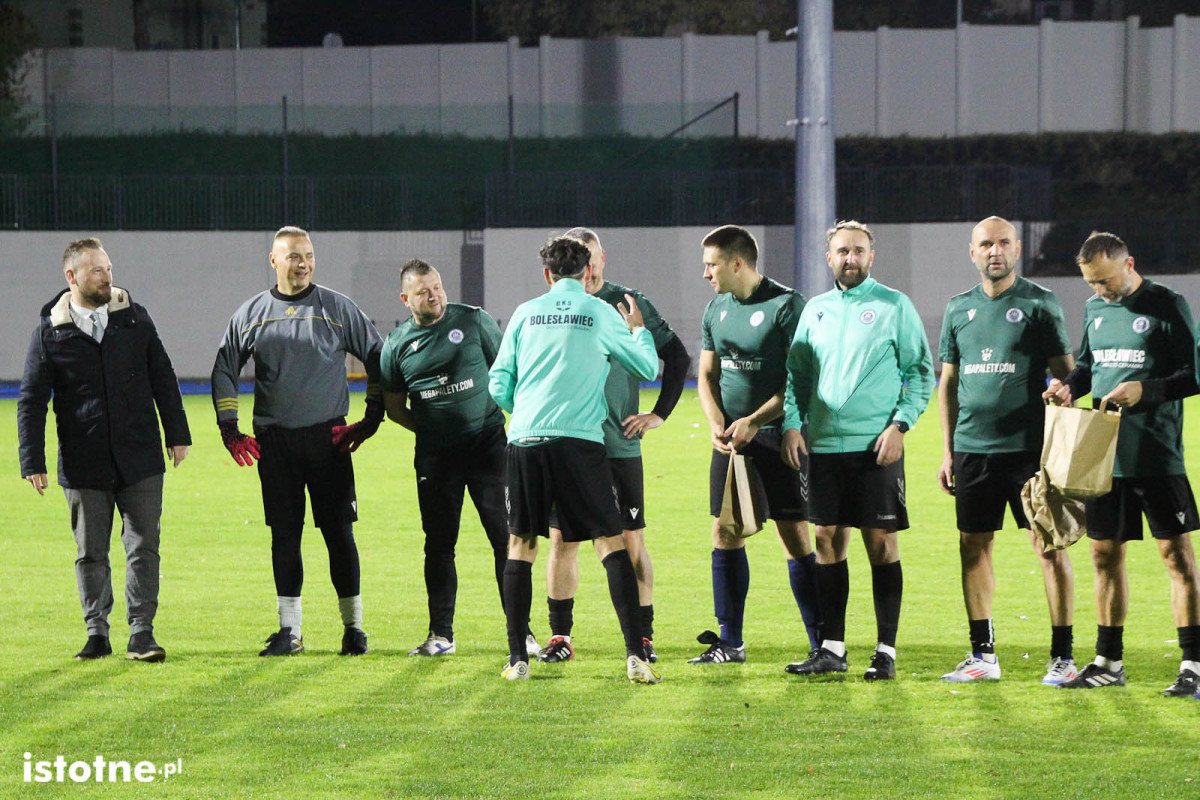 Wyjątkowy wieczór przy Spółdzielczej. Podziękowania, wspomnienia i mecz piłkarskich gwiazd