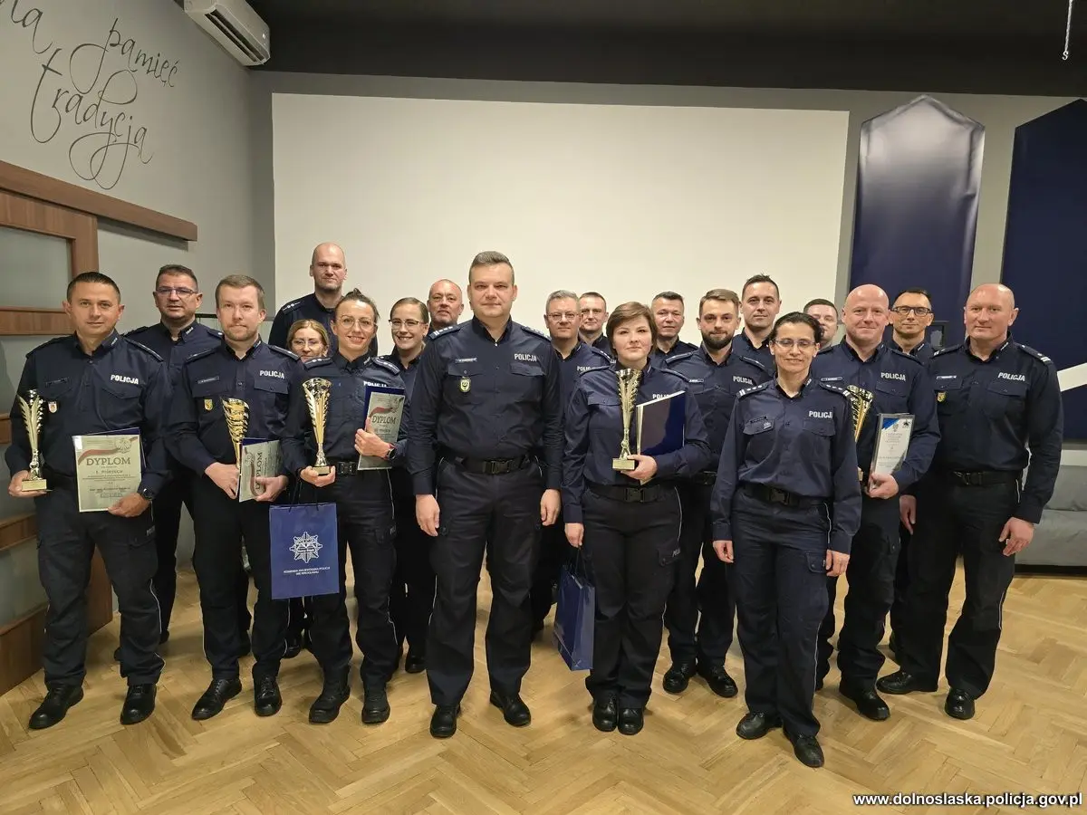 Bolesławiecki policjant wśród najlepszych dyżurnych garnizonu dolnośląskiego