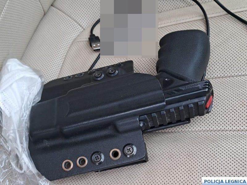 Narkotyki, pieniądze, broń