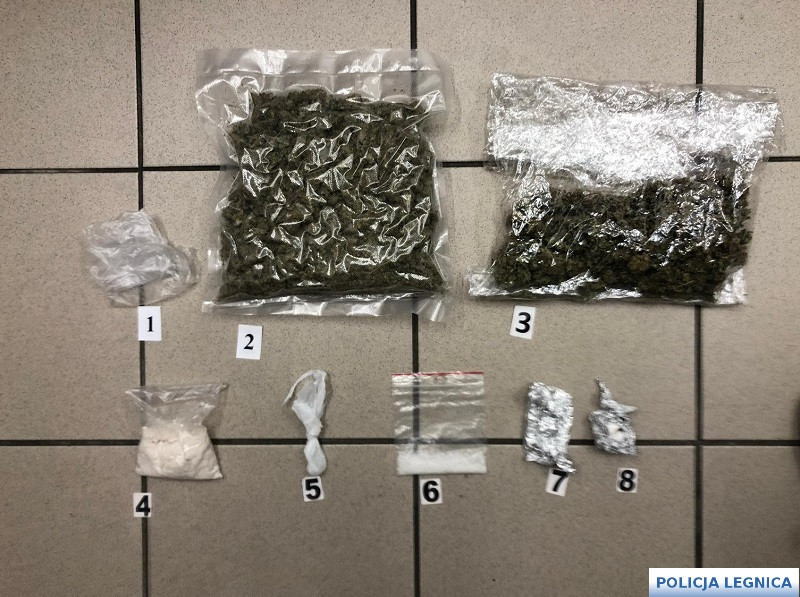 Narkotyki, pieniądze, broń