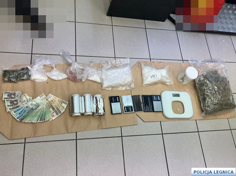 Narkotyki, pieniądze, broń