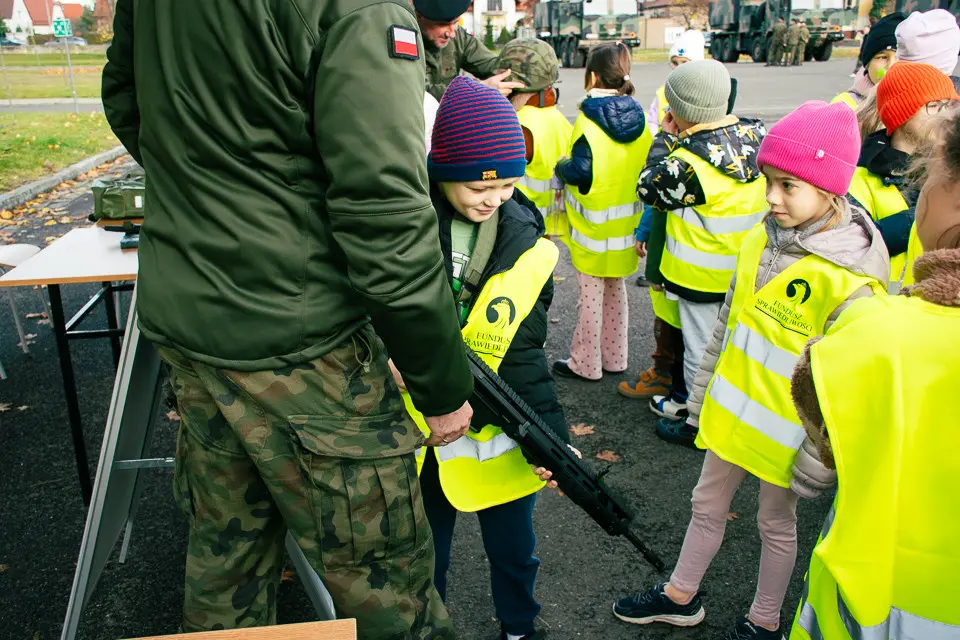 Dzień Otwartych Koszar w 23 Śląskim Pułku Artylerii w Bolesławcu
