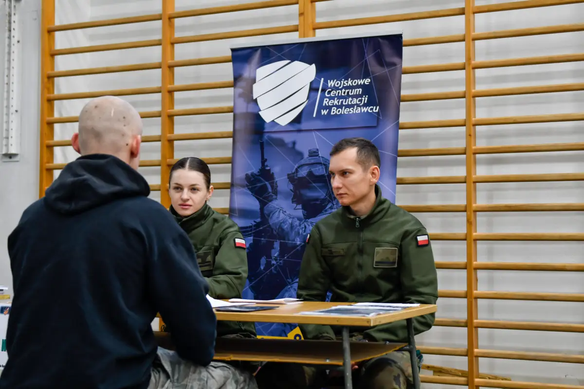 Ochotnicy w 10 Brygadzie Kawalerii Pancernej