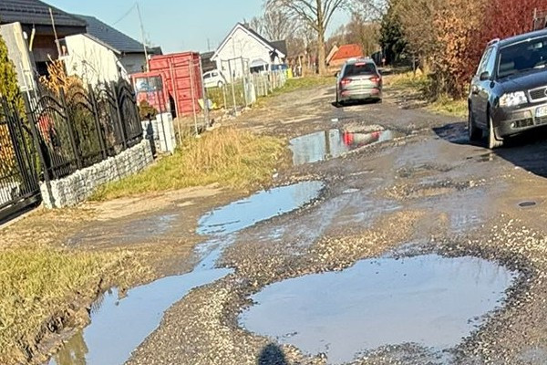 Droga na nowym osiedlu w Rakowicach