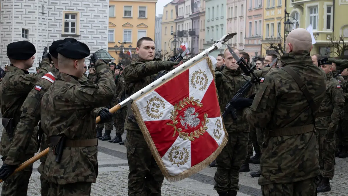 Przysięga wojskowa na bolesławieckim rynku