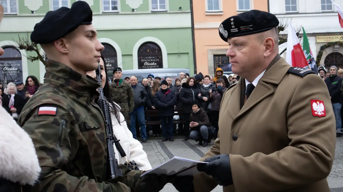 Przysięga wojskowa na bolesławieckim rynku