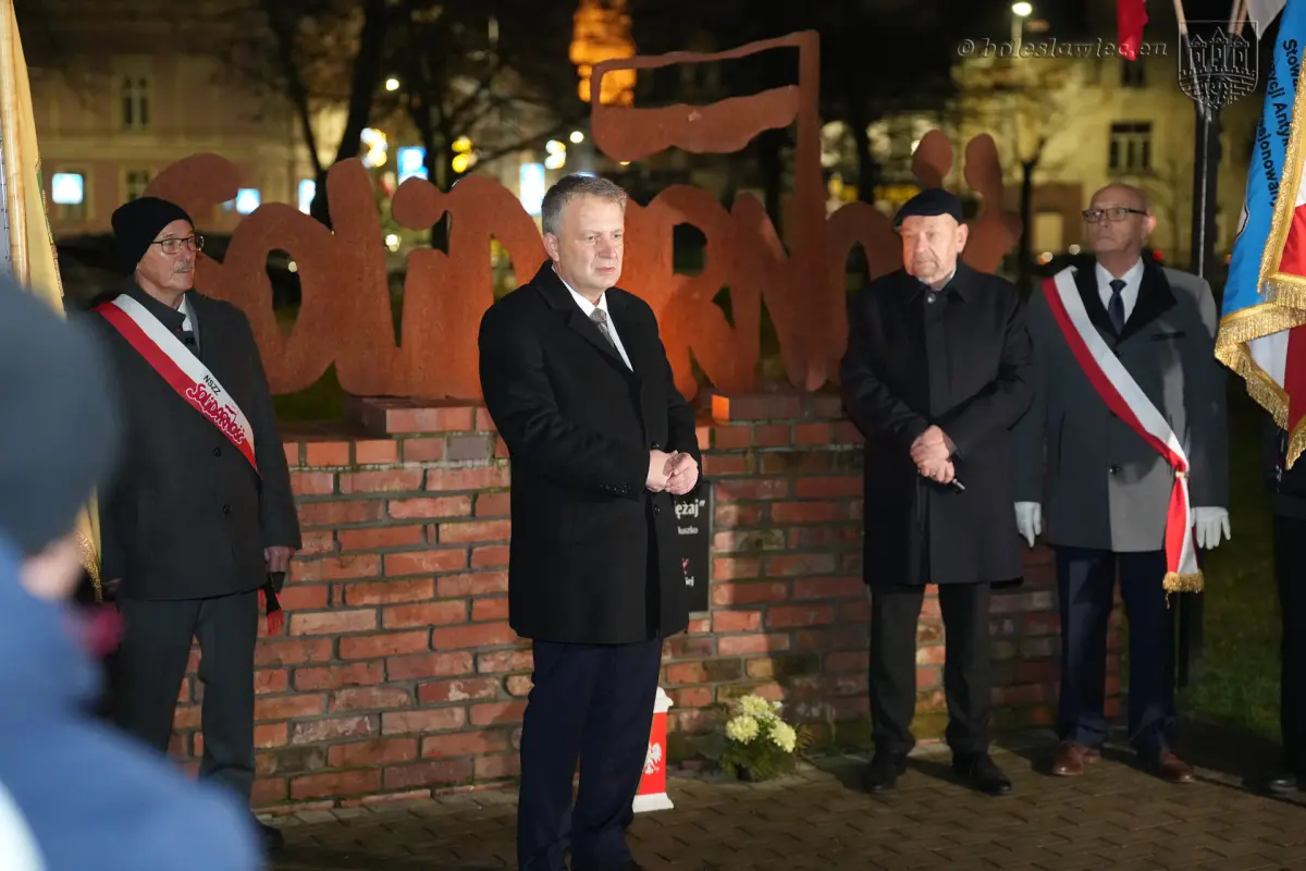 Uroczystość na pl. Wolności