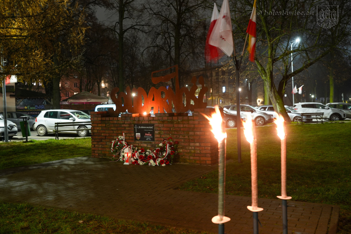 Uroczystość na pl. Wolności