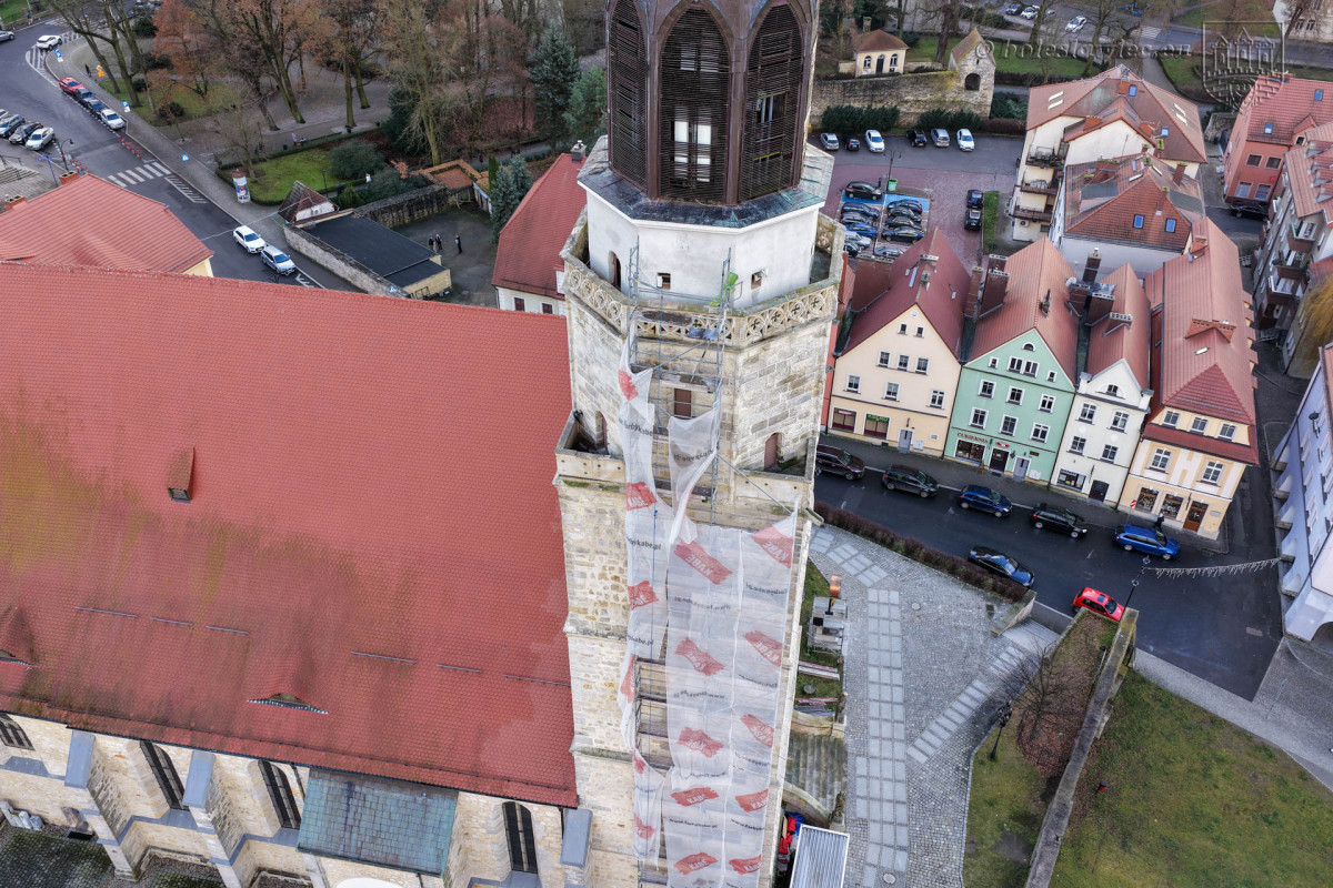 Remont wież kościołów przy ulicy Ceramicznej i przy rynku