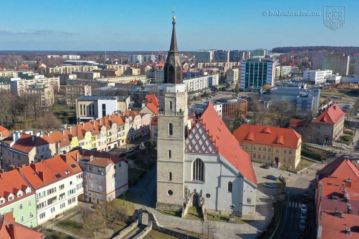 Remont wież kościołów przy ulicy Ceramicznej i przy rynku
