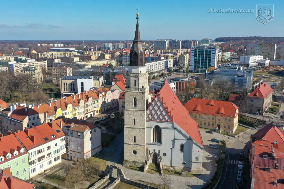 Remont wież kościołów przy ulicy Ceramicznej i przy rynku