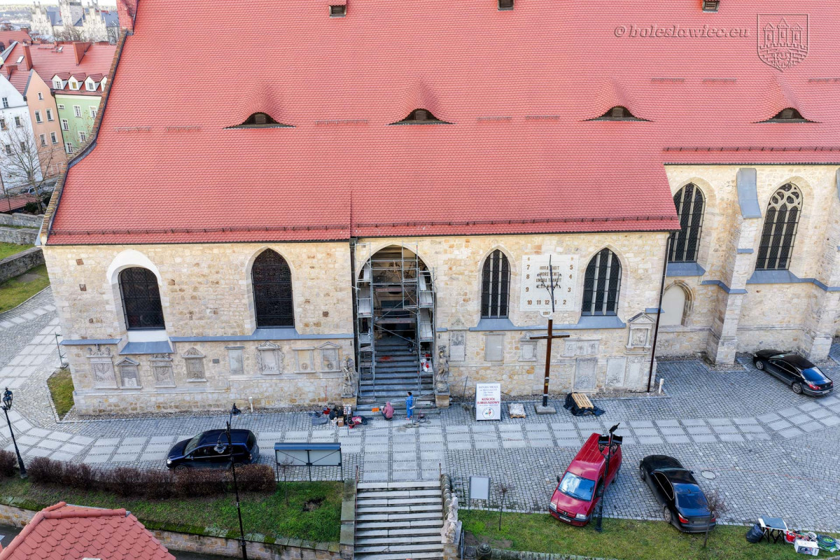 Remont wież kościołów przy ulicy Ceramicznej i przy rynku