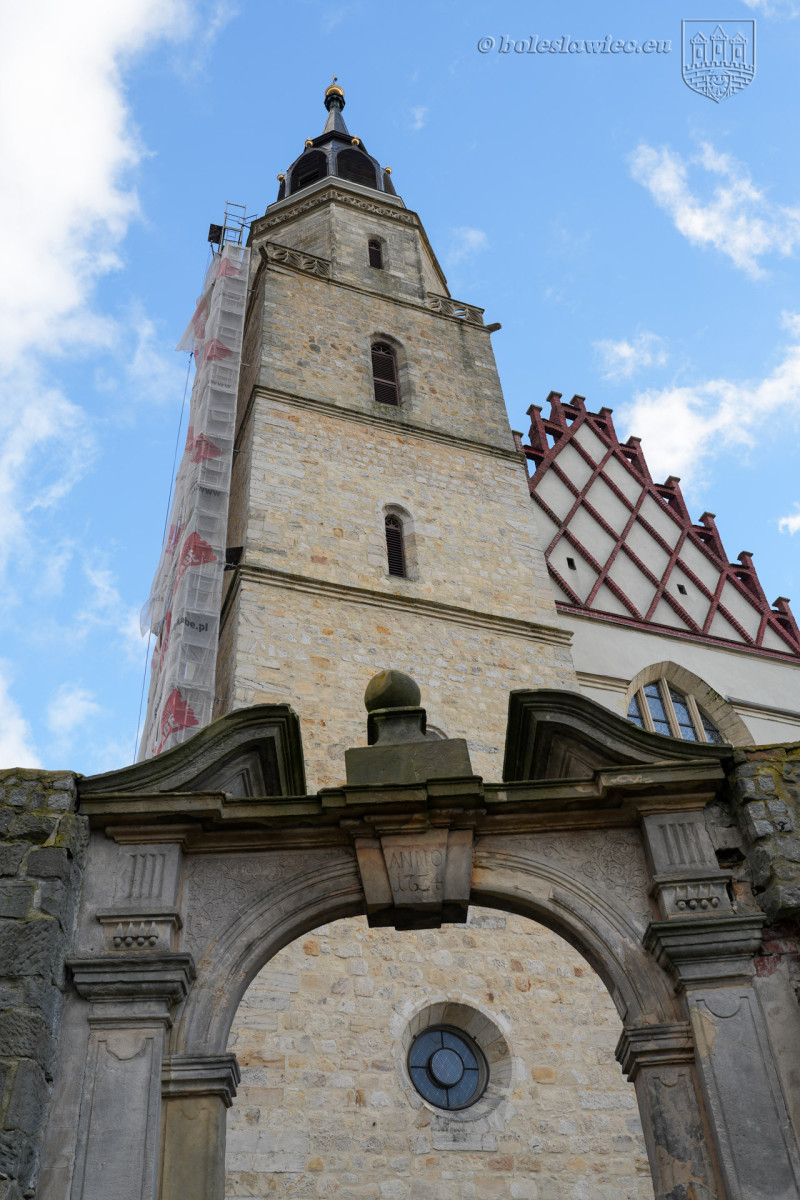 Remont wież kościołów przy ulicy Ceramicznej i przy rynku