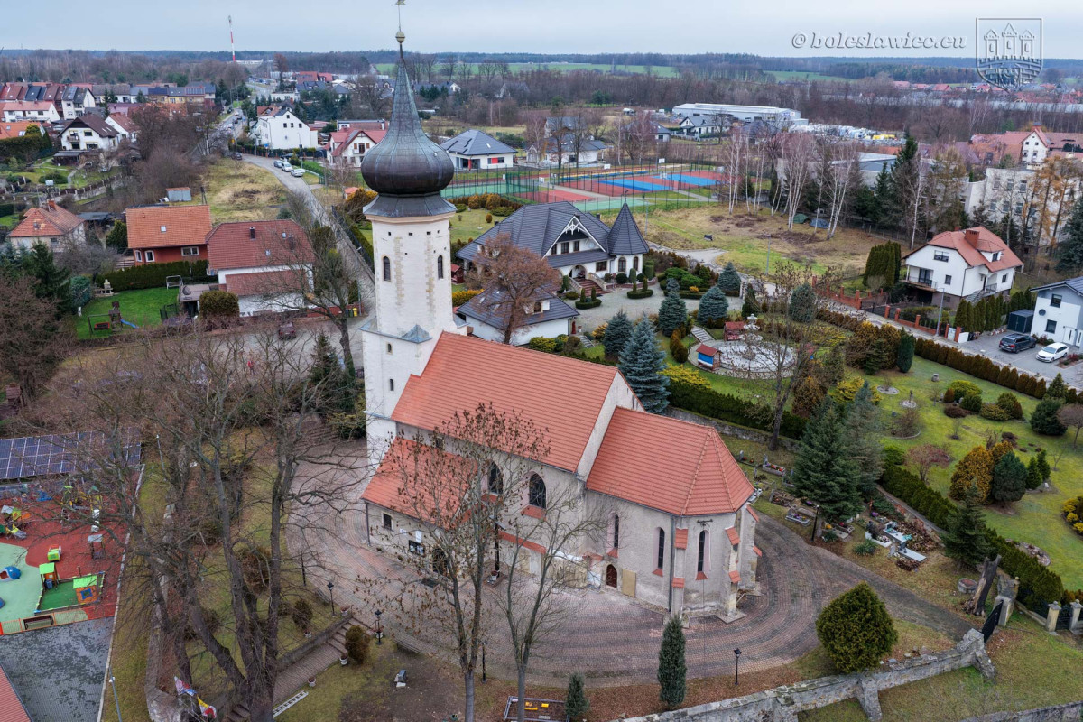 Remont wież kościołów przy ulicy Ceramicznej i przy rynku