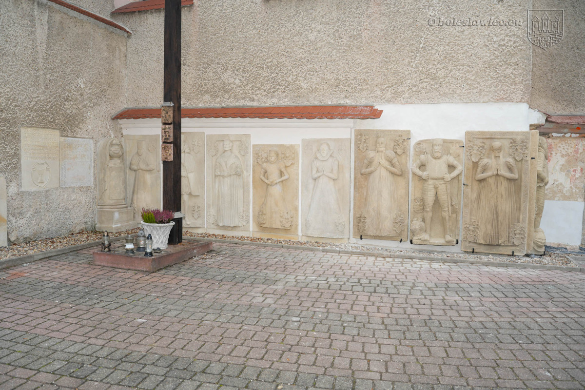 Remont wież kościołów przy ulicy Ceramicznej i przy rynku