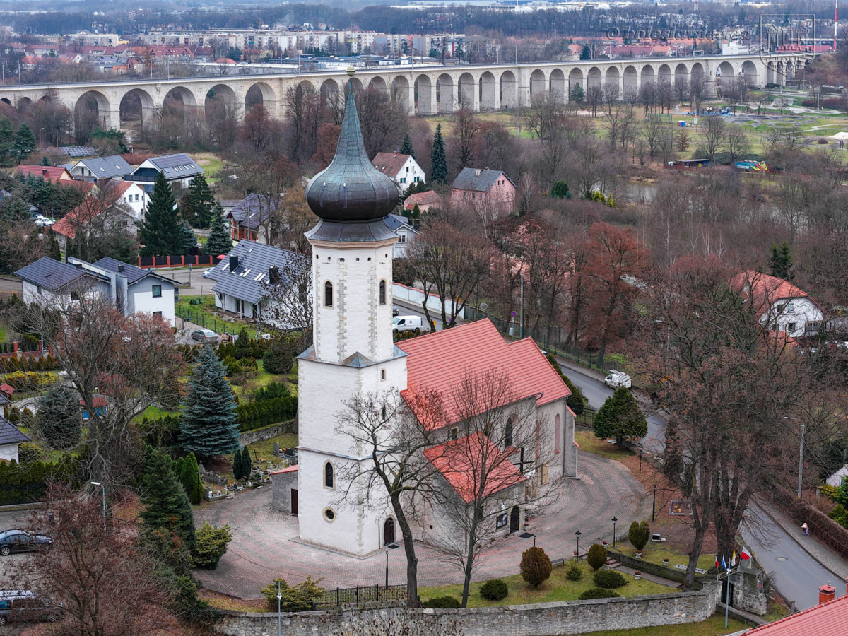 Remont wież kościołów przy ulicy Ceramicznej i przy rynku