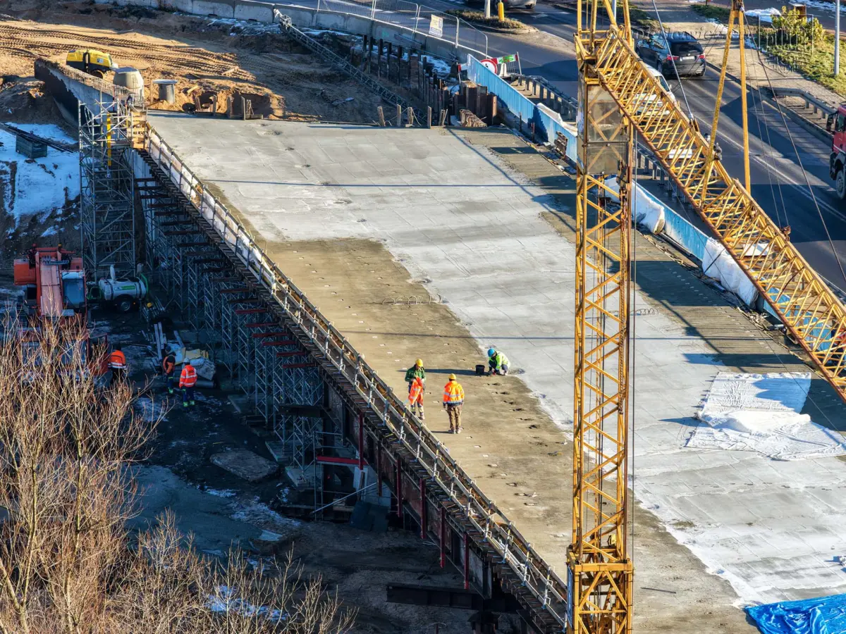 новий міст через Бобр після бетонування несної конструкції