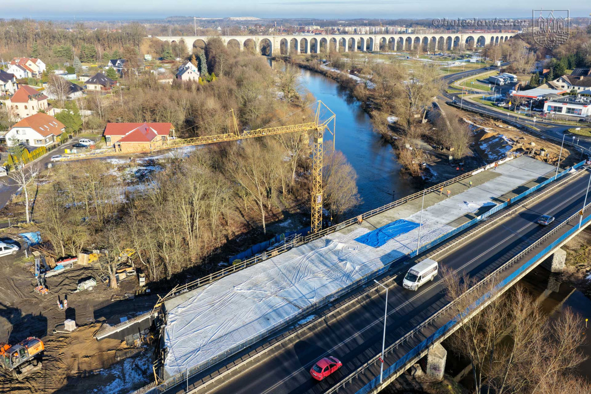 nowy most nad Bobrem po betonowaniu konstrukcji nośnej