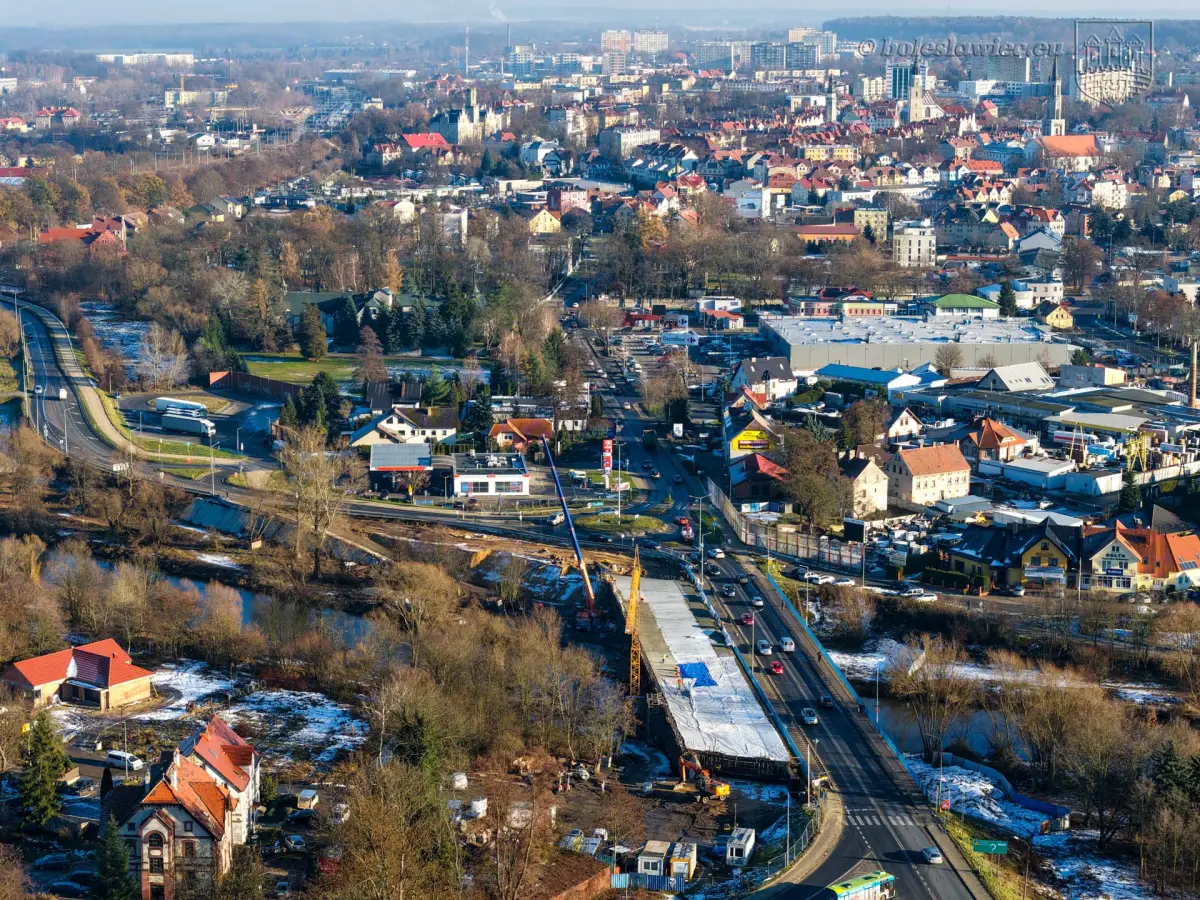 nowy most nad Bobrem po betonowaniu konstrukcji nośnej