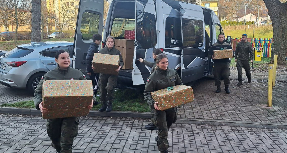 Żołnierze z Bolesławca kolejny raz włączyli się do akcji Szlachetna Paczka