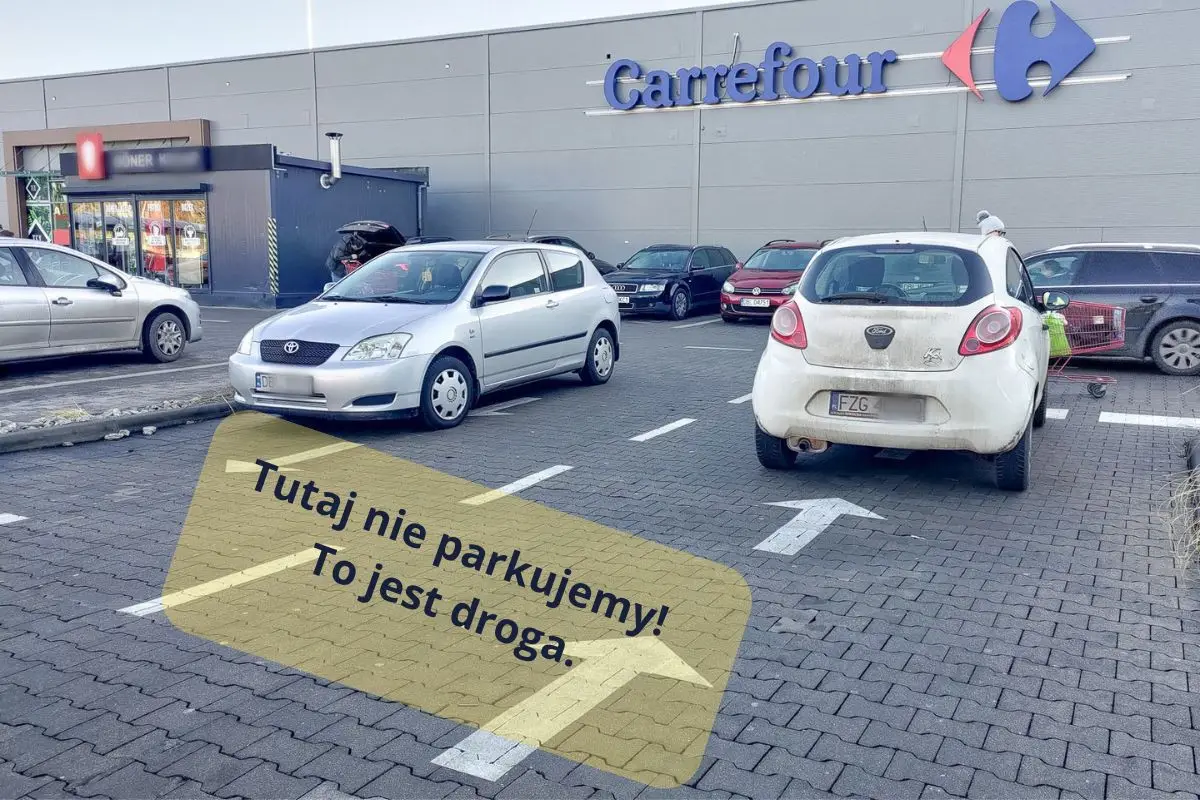 Zdjęcie z informacją, gdzie nie parkować