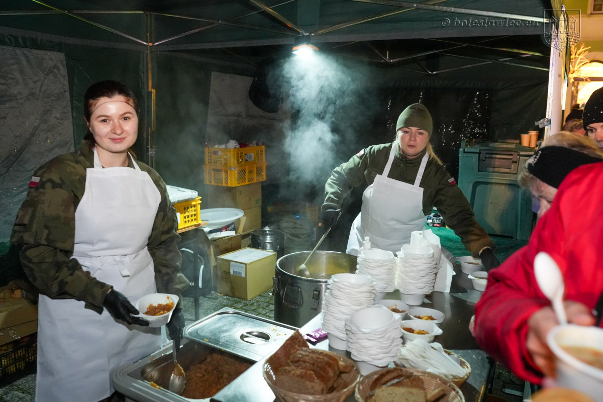 Gwiazdka życzliwości i jarmark na bolesławieckim rynku 2025 r.