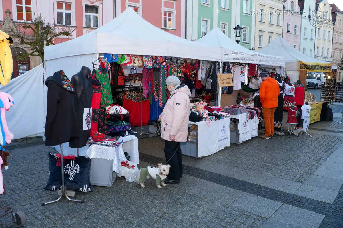 Gwiazdka życzliwości i jarmark na bolesławieckim rynku 2025 r.