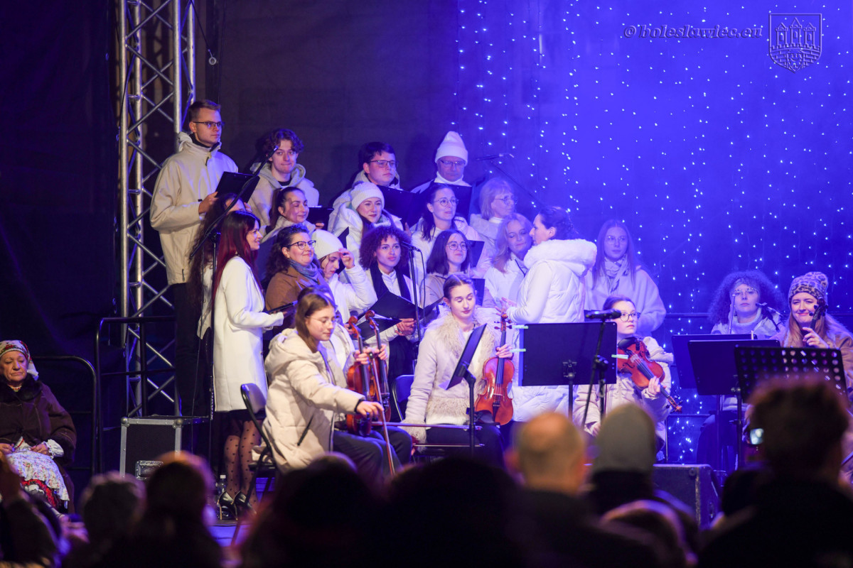 Gwiazdka życzliwości i jarmark na bolesławieckim rynku 2025 r.