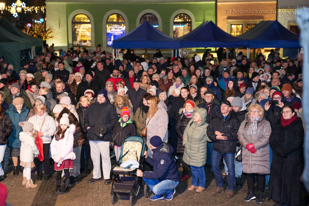 Gwiazdka życzliwości i jarmark na bolesławieckim rynku 2025 r.