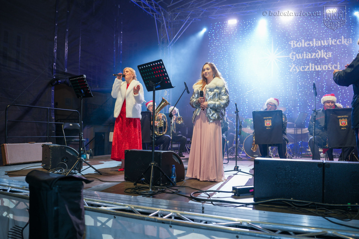 Gwiazdka życzliwości i jarmark na bolesławieckim rynku 2025 r.